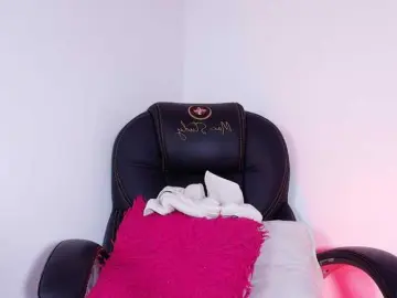 Naomi-k  live sex cam
