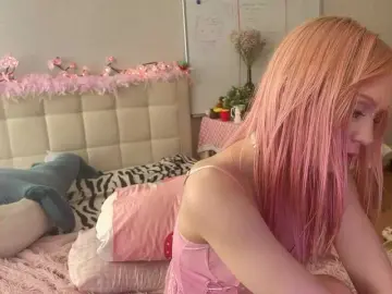 Sexycute18  live sex cam