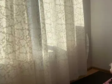 Sexycute18  live sex cam