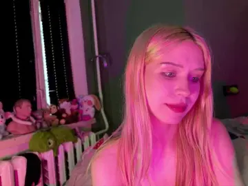 Sexycute18  live sex cam