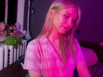 Sexycute18  live sex cam