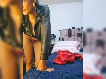 Ameliemartinez  live sex cam