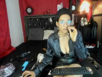 Ameliemartinez  live sex cam