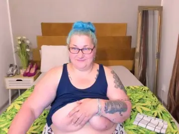 BlondyBigBoobs  live sex cam
