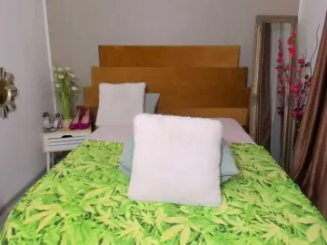 BlondyBigBoobs  live sex cam