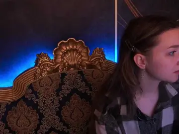 CyrenaLuxe  live sex cam