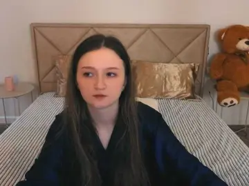 CyrenaLuxe  live sex cam