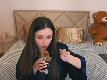 CyrenaLuxe  live sex cam