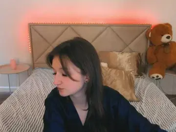 CyrenaLuxe  live sex cam