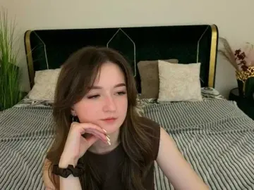 CyrenaLuxe  live sex cam