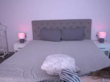 CyrenaLuxe  live sex cam