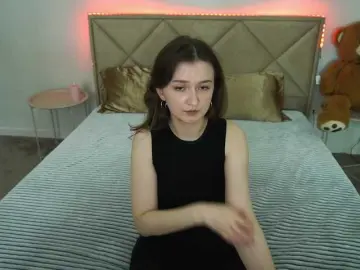 CyrenaLuxe  live sex cam