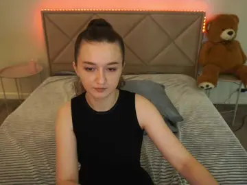 CyrenaLuxe  live sex cam