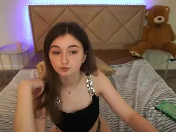 CyrenaLuxe  live sex cam