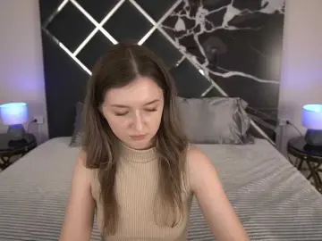 CyrenaLuxe  live sex cam