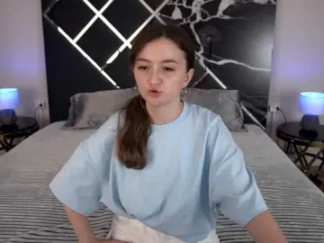 CyrenaLuxe  live sex cam