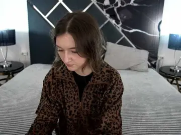 CyrenaLuxe  live sex cam