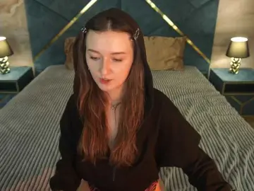 CyrenaLuxe  live sex cam