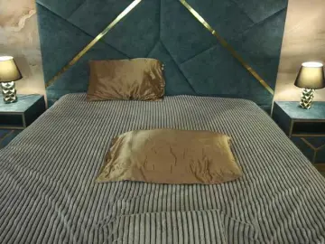 CyrenaLuxe  live sex cam
