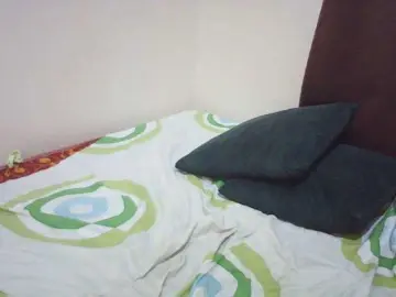 Molient123  live sex cam