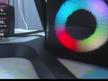 Skinnyslutgirl  live sex cam