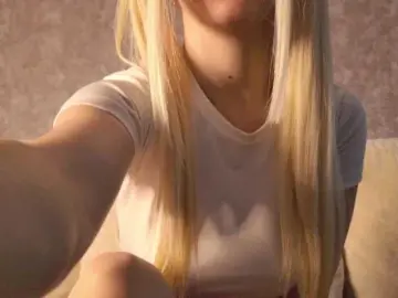 Avr0ria  live sex cam