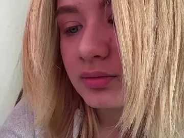 Kaderii1  live sex cam