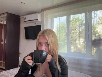 Kaderii1  live sex cam