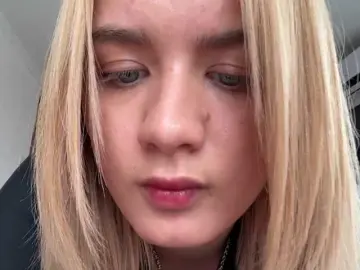 Kaderii1  live sex cam
