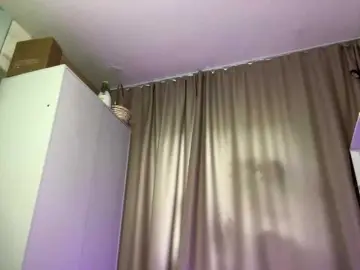 KathieBanister  live sex cam