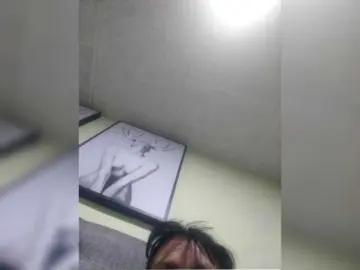 Kendalthailor  live sex cam