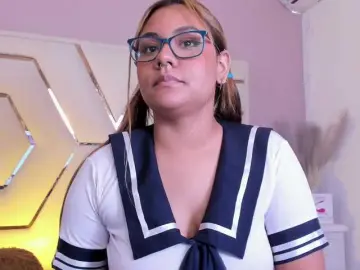 AlannaRousse  live sex cam