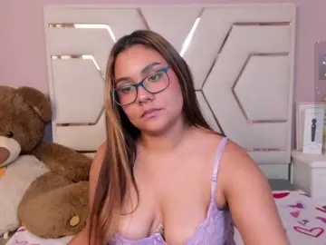 AlannaRousse  live sex cam