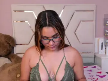 AlannaRousse  live sex cam