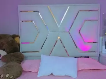 AlannaRousse  live sex cam