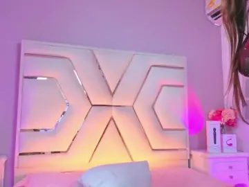 AlannaRousse  live sex cam