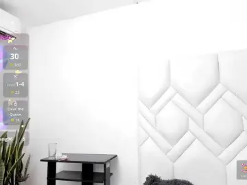 Analiaa18  live sex cam