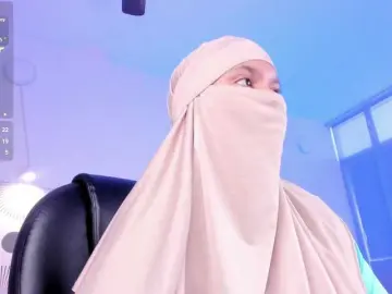 Aura-cuutee  live sex cam