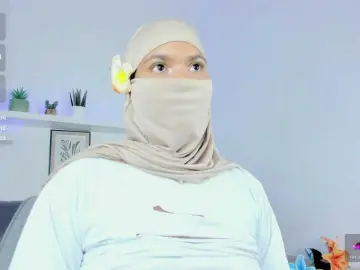 Aura-cuutee  live sex cam