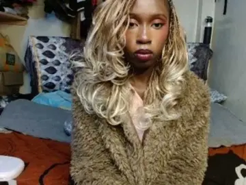 Boughie-birdy  live sex cam