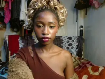 Boughie-birdy  live sex cam