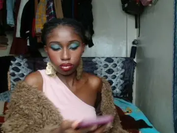 Boughie-birdy  live sex cam