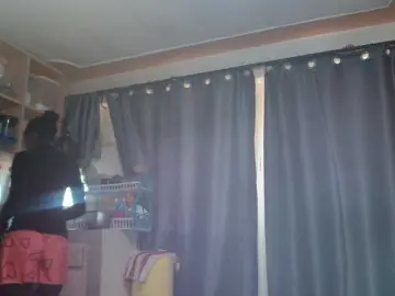 Boughie-birdy  live sex cam