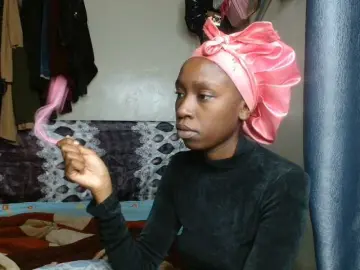 Boughie-birdy  live sex cam