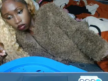 Boughie-birdy  live sex cam