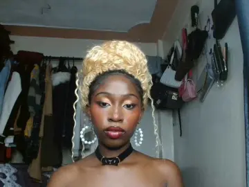 Boughie-birdy  live sex cam