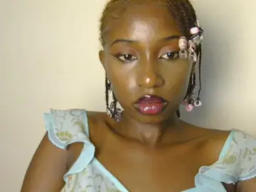Boughie-birdy  live sex cam