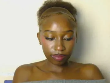 Boughie-birdy  live sex cam