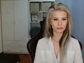 KristineNatural  live sex cam