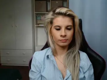 KristineNatural  live sex cam